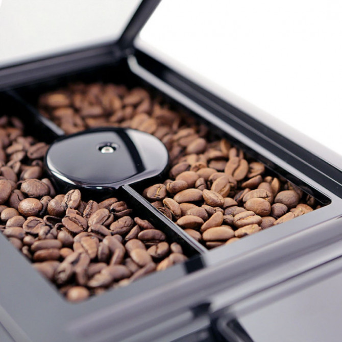 MELITTA BARISTA TS SMART automatinis kavos aparatas, metalo. pilkos spalvos. Yra automatinis pupelių pasirinkimas
