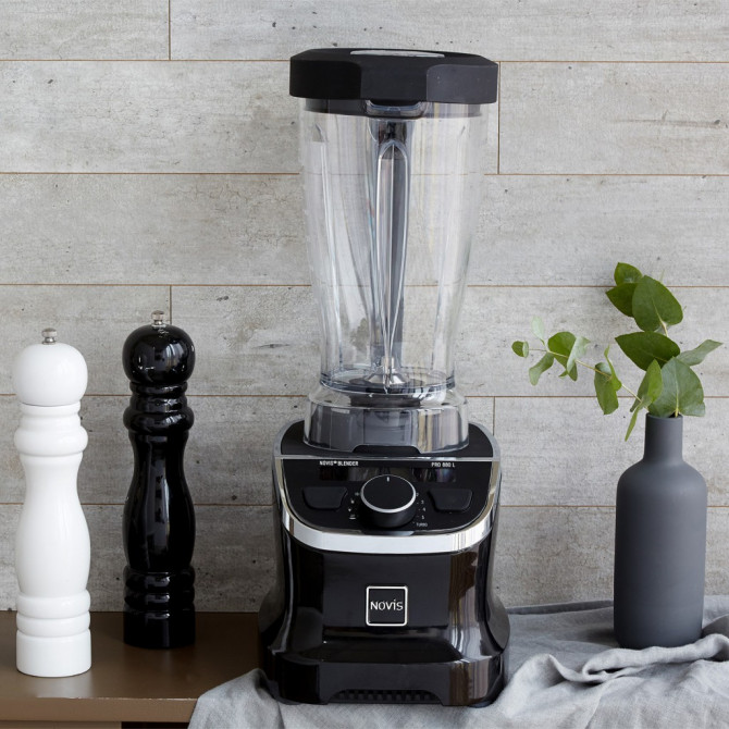 NOVIS Pro 880L blenderis, juodas – elegantiškas juodas dizainas, modernus ir pritaikytas bet kokiai virtuvės aplinkai.