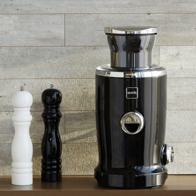 NOVIS Vita Juicer S1 sulčiaspaudė, juoda – galingas ir tylus variklis, užtikrina efektyvų sulčių spaudimą.