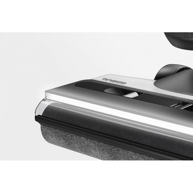 TINECO FLOOR ONE S7 Premium belaidis grindų plovimo prietaisas - Juodos ir sidabrinės spalvos grindų plovimo antgalis, turintis blizgų apdailos paviršių, integruotą šviesos juostą priekyje ir modernią cilindrinę šluostės dalį.