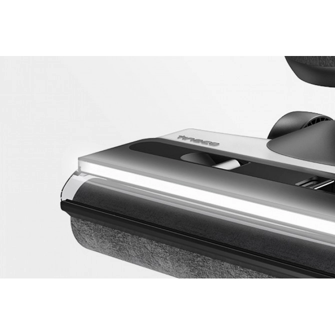 TINECO FLOOR ONE S7 Premium belaidis grindų plovimo prietaisas - Juodos ir sidabrinės spalvos grindų plovimo antgalis, turintis blizgų apdailos paviršių, integruotą šviesos juostą priekyje ir modernią cilindrinę šluostės dalį.