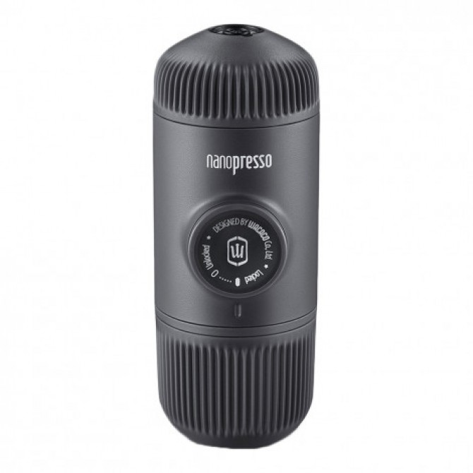 Wacaco Nanopresso rankinis maltos kavos aparatas, itin kompaktiškas ir lengvas, patogus nešiotis ir kelionėms,  veikia be elektros, tik rankiniu būdu