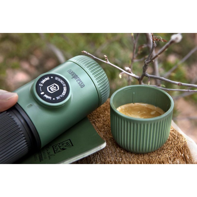 WACACO NANOPRESSO MOSS GREEN rankinis maltos kavos aparatas su dėklu, žalia